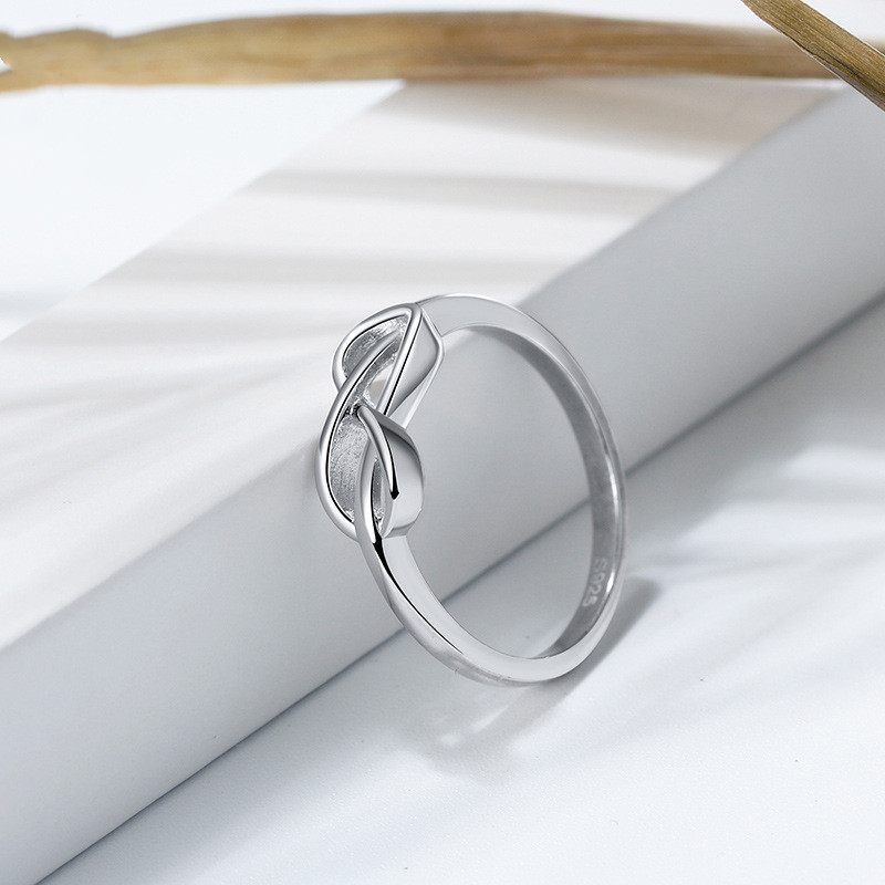 Geometric hollow ring