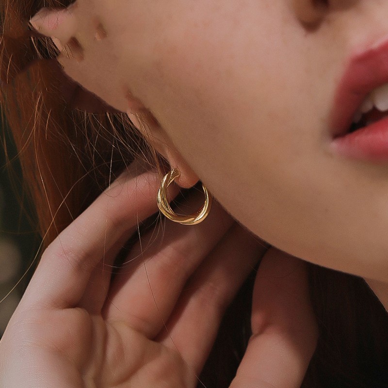 Fashion twist earrings simple niche French style