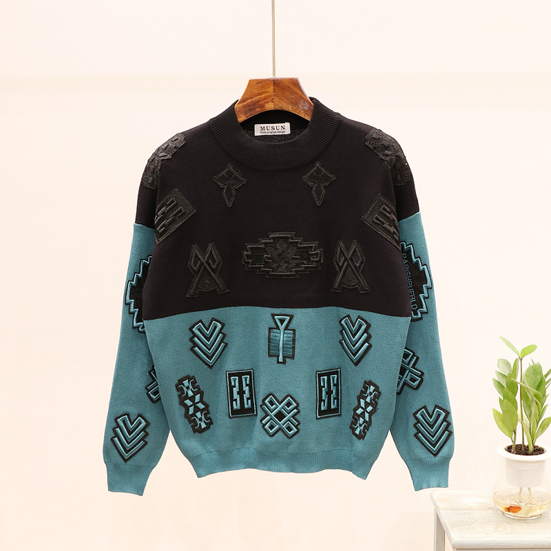 Contrast knitted suit