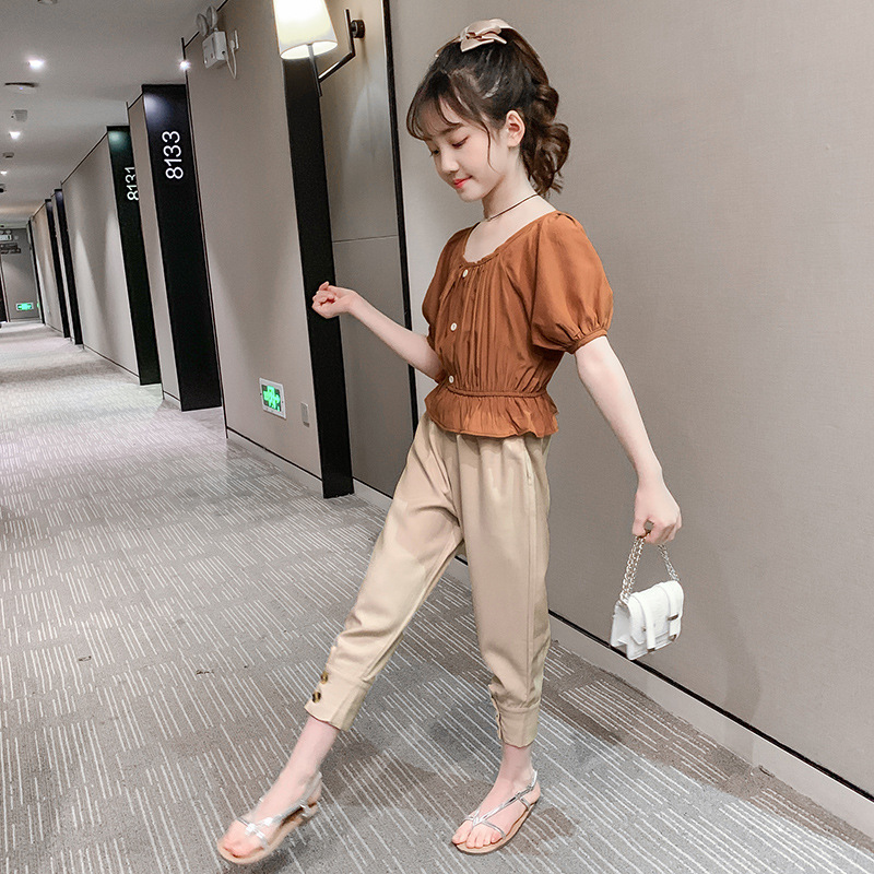 Short sleeve suit
