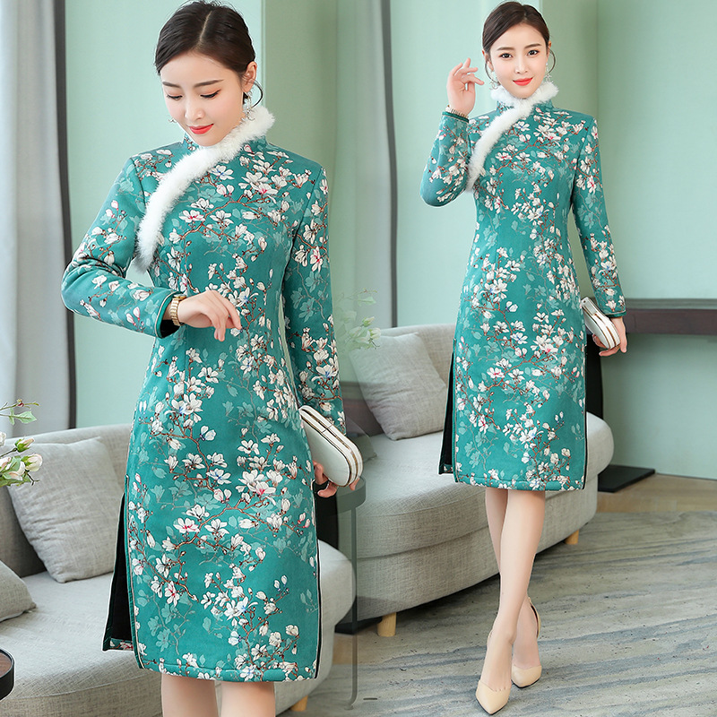 Cheongsam winter thickened warmth female quilted long fur collar retro catwalk old Shanghai improved Chinese dress