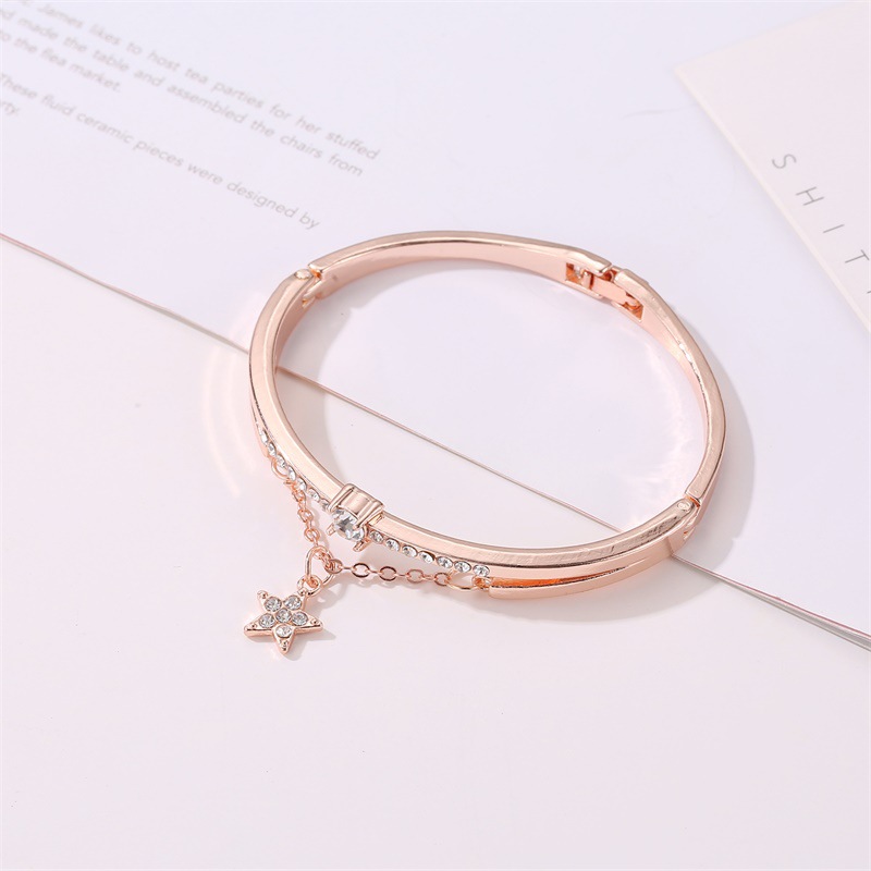 Five-pointed star diamond bracelet