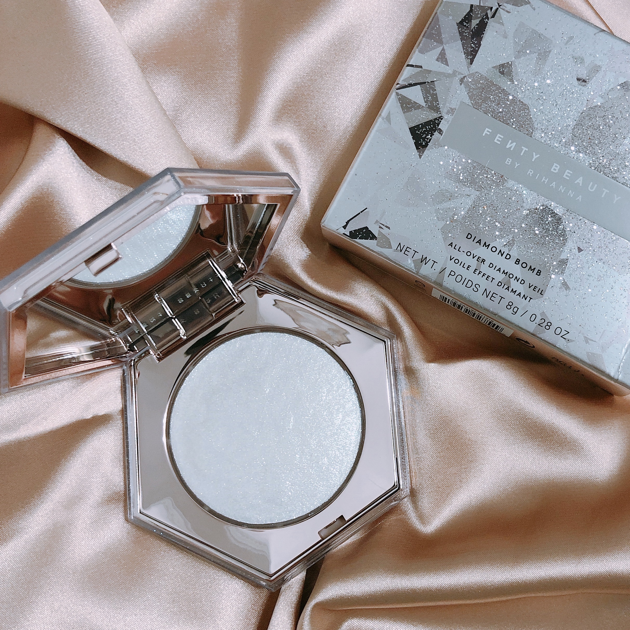 Fenty Beauty Diamond Bomb kõrgläikega pulber