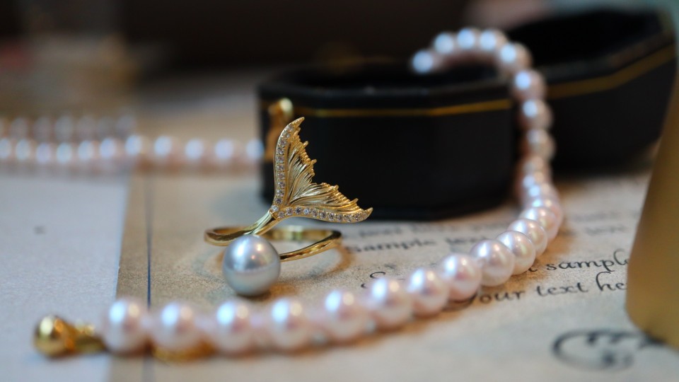 Sea pearl mertail ring