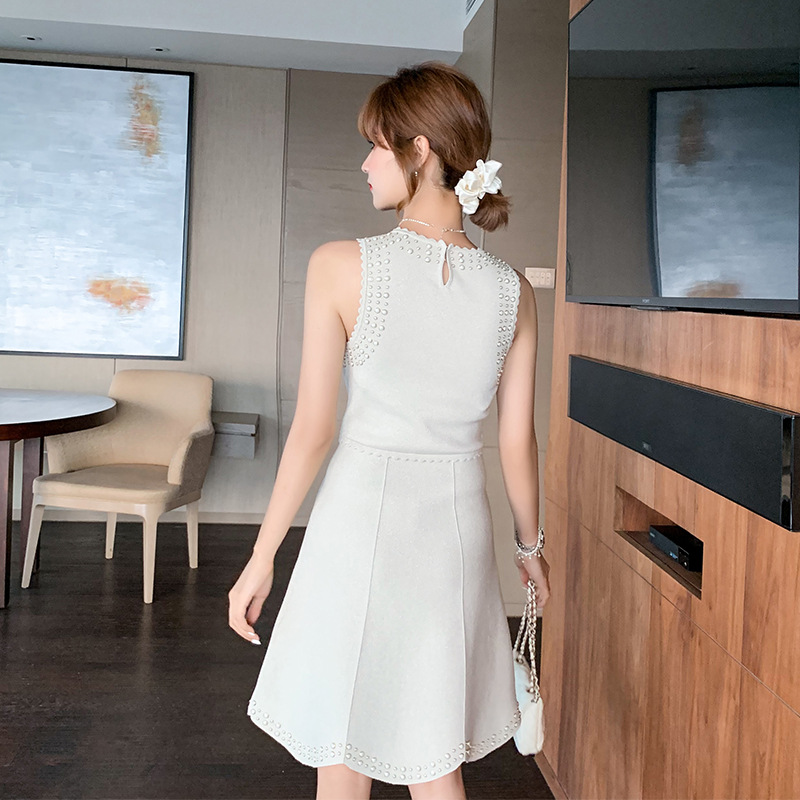 Sleeveless vest knitted heavy rivet dress