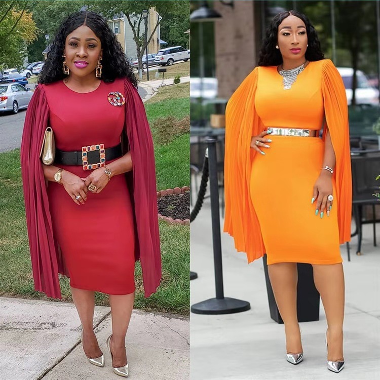 فستان بقبعة بأكمام مطوية