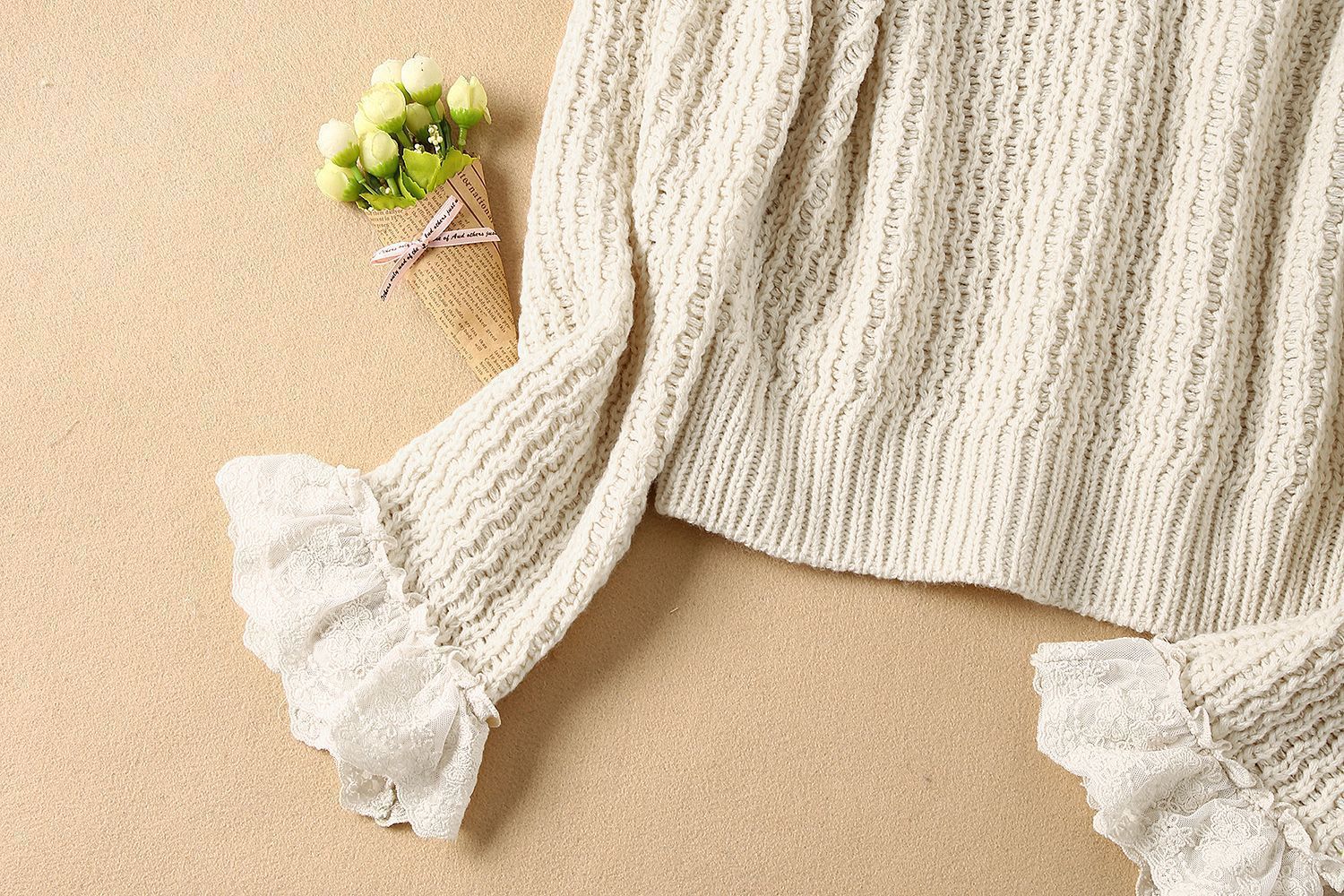 Round neck stitching knit sweater