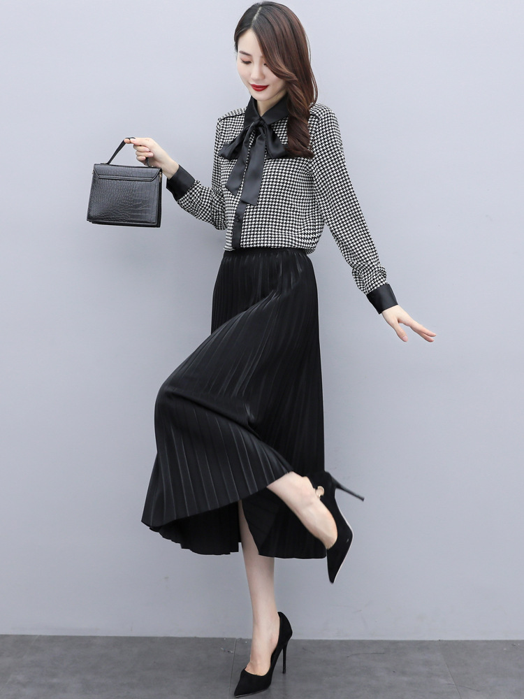 Long sleeve dress suit