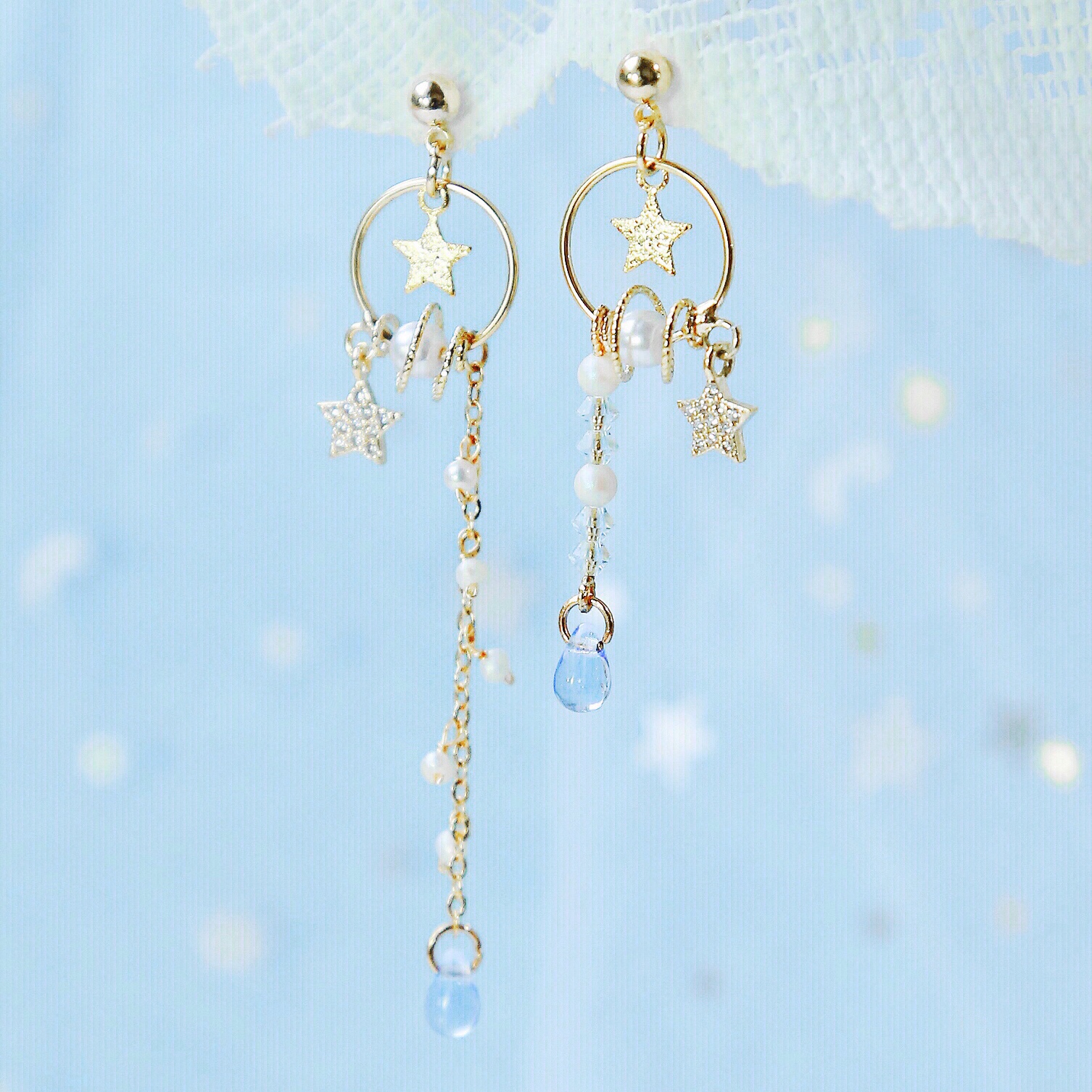 Moving earrings ear clips