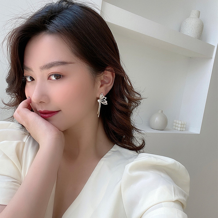 New flash diamond butterfly tassel earrings