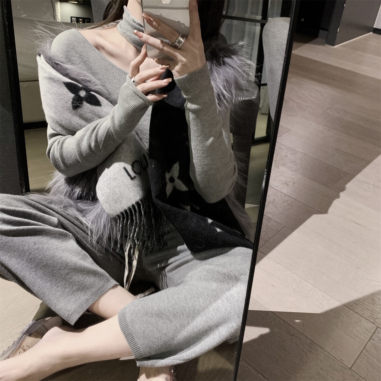 Elastic waist knitted casual pants