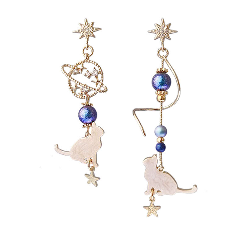 Six-pointed star ear asymmetric white stud earrings