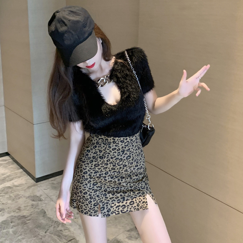 Two-piece leopard print wrap hip skirt