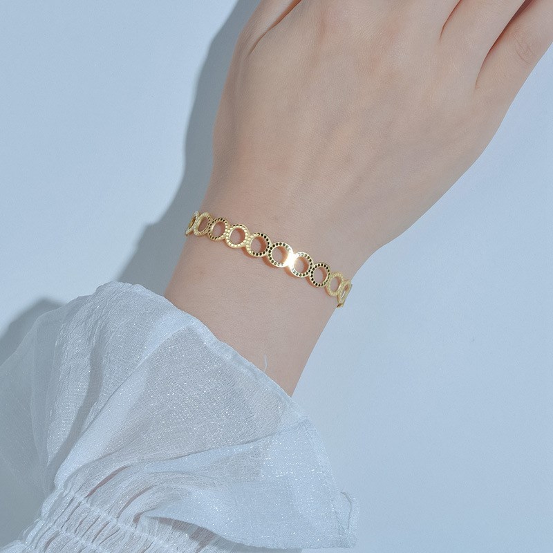 Fashion Irregular Jewelry Gold Hollow Leaf Bracelet
