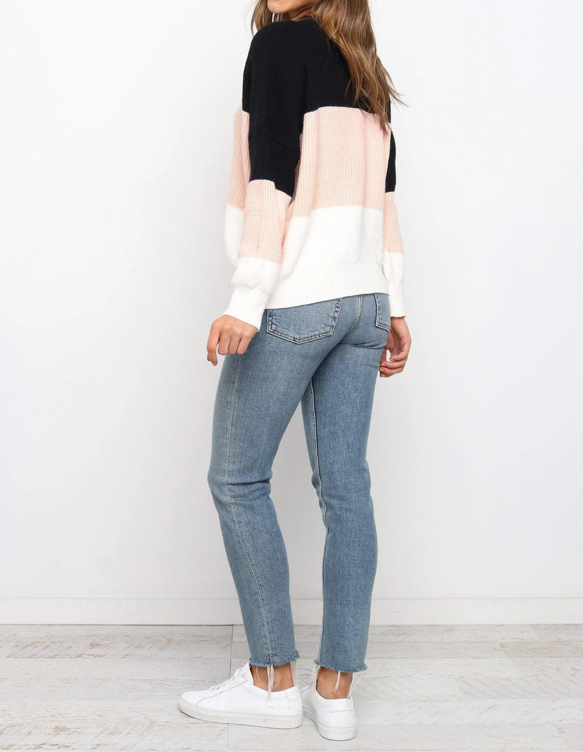 Stitching simple straight long sleeve sweater