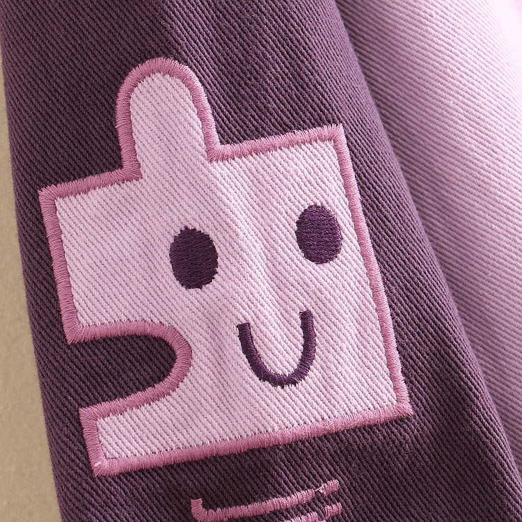 Loose-fitting color-matching coat