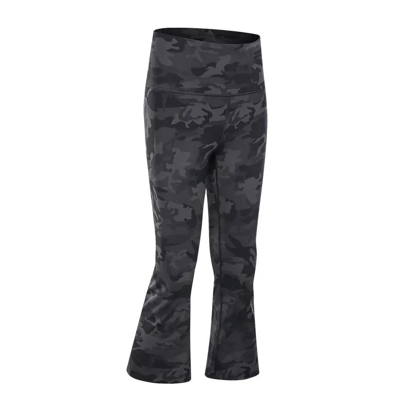 Women's fitness cropped pants - Camouflage