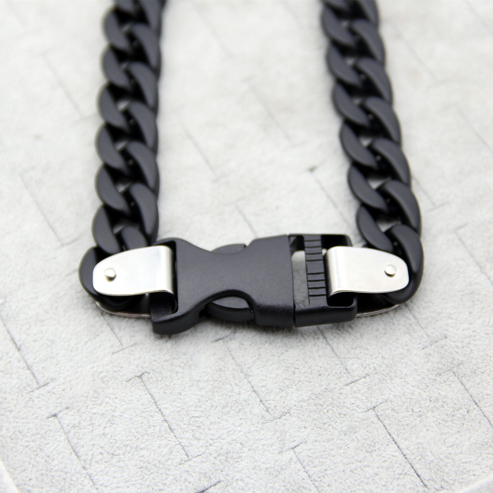 Functional wind frosted metal buckle necklace