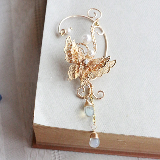 Exaggerated non-pierced ear clip ear hook