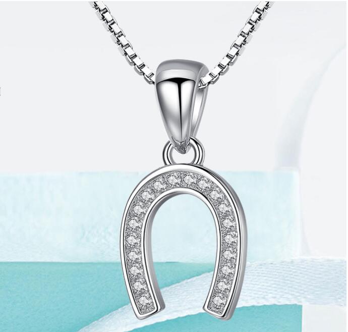 Simple personality letter U-shaped necklace in sterling silver