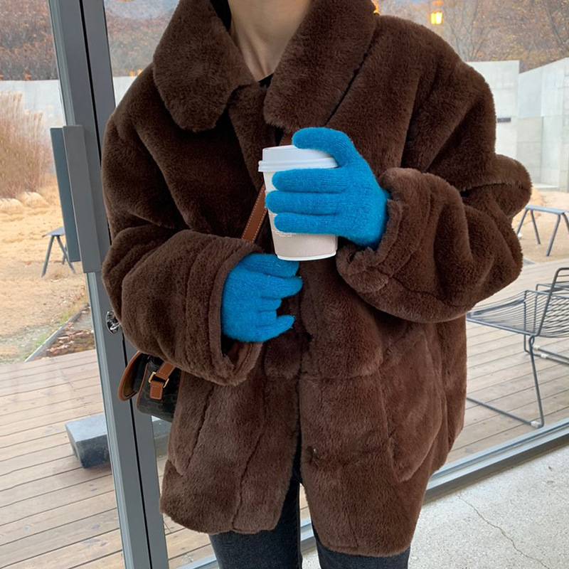 Thicken and warm both sides wear a short fur coat