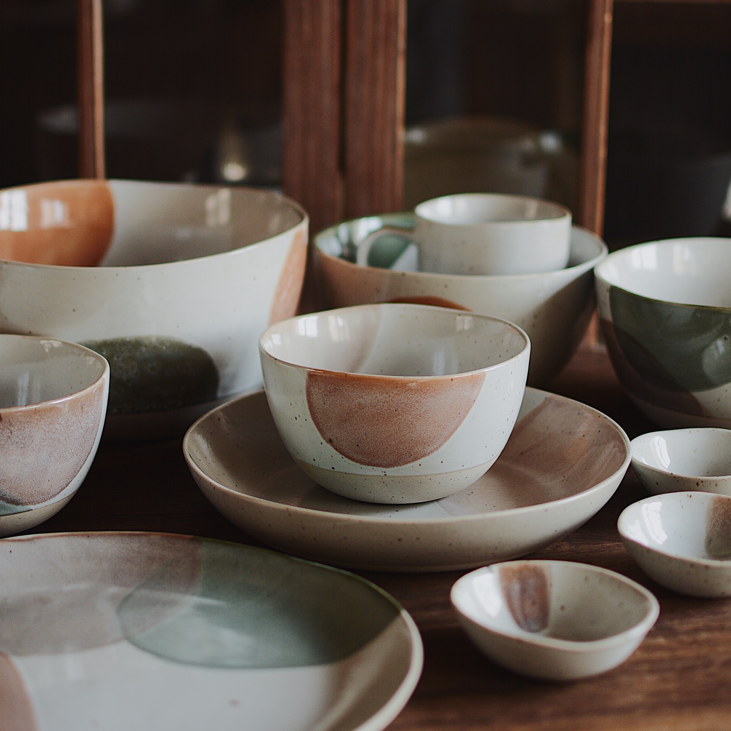 Hand made deep dish flat rice bowl salad bowl