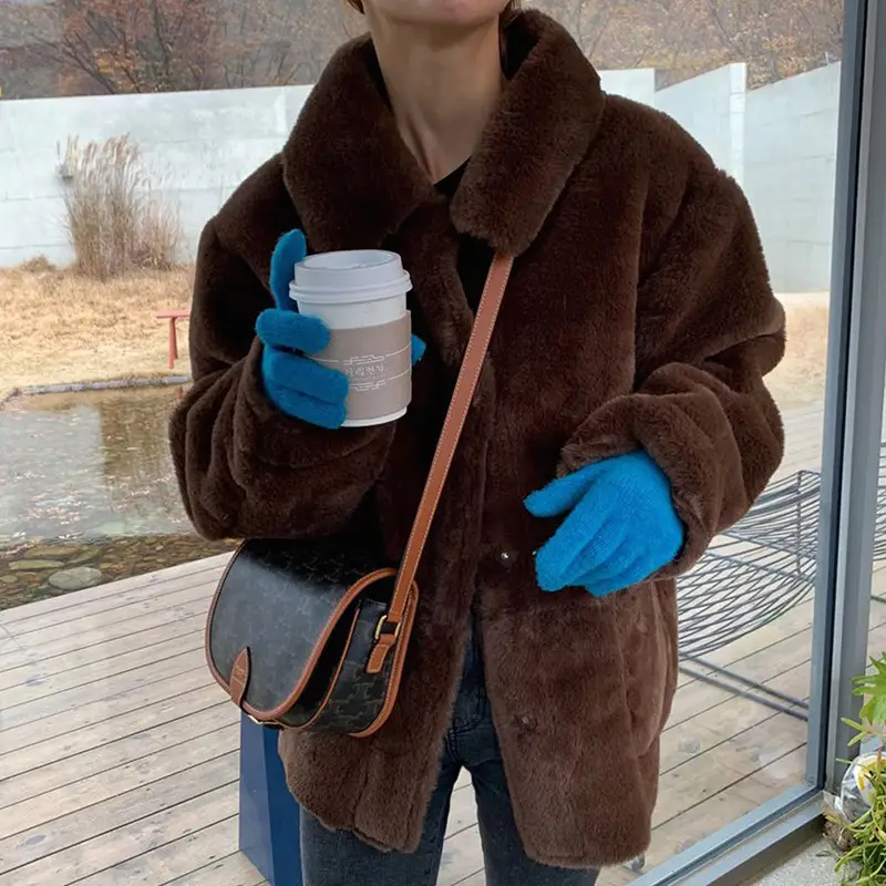 Thicken and warm both sides wear a short fur coat
