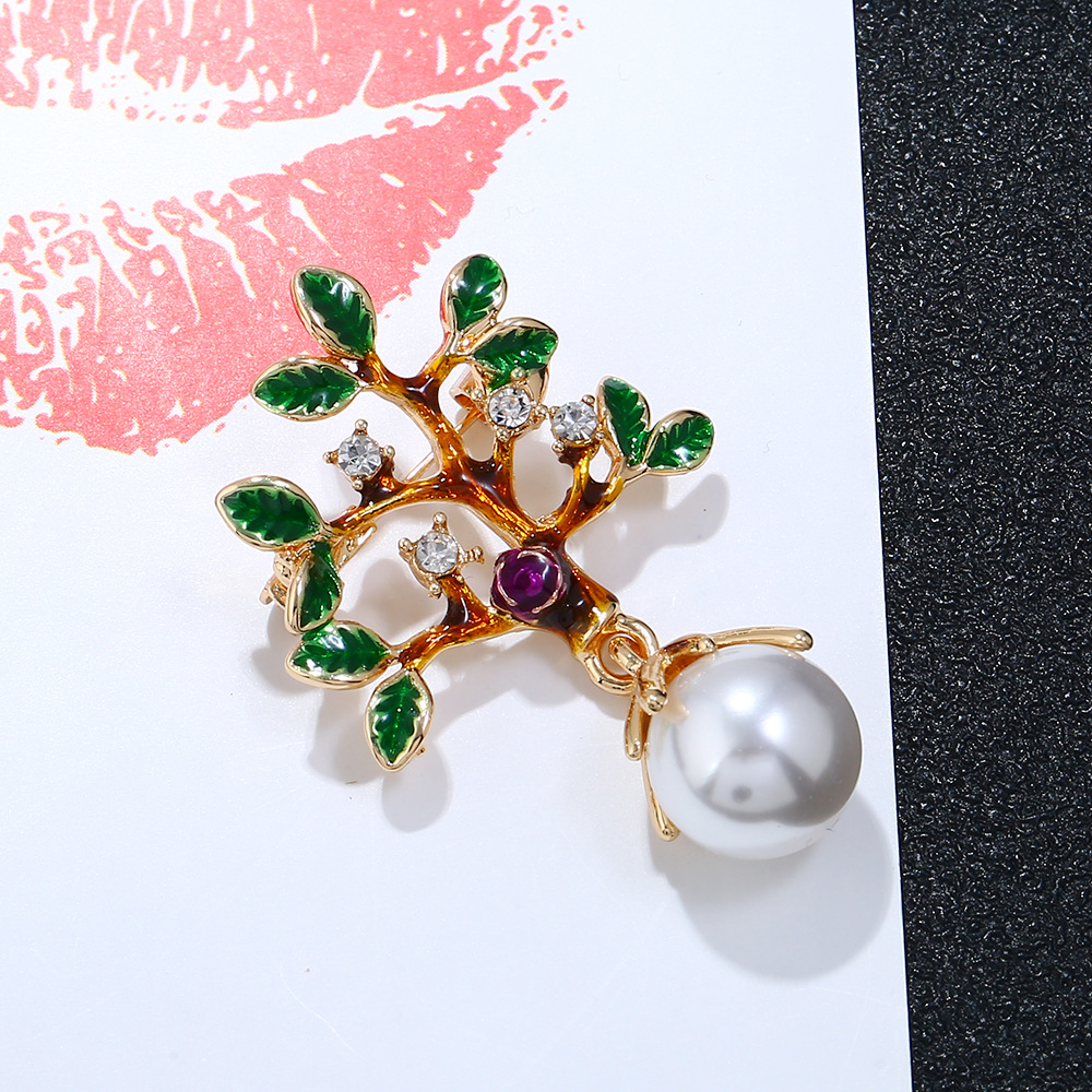 Pearl Brooch flower natural and elegant tree of life