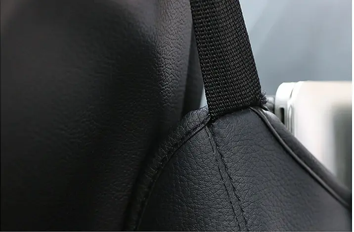 Seat back center pocket