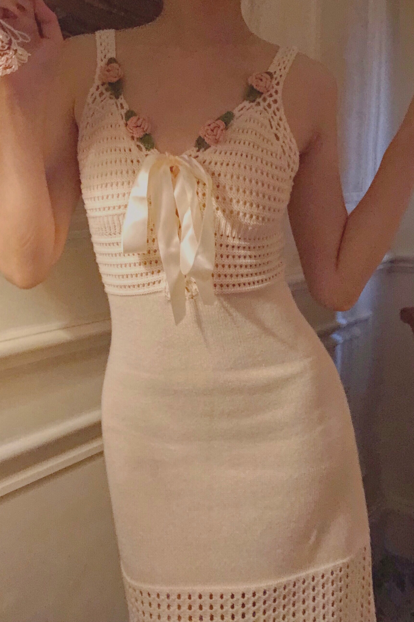 Hand-crocheted V-neck lace-up knitted dress