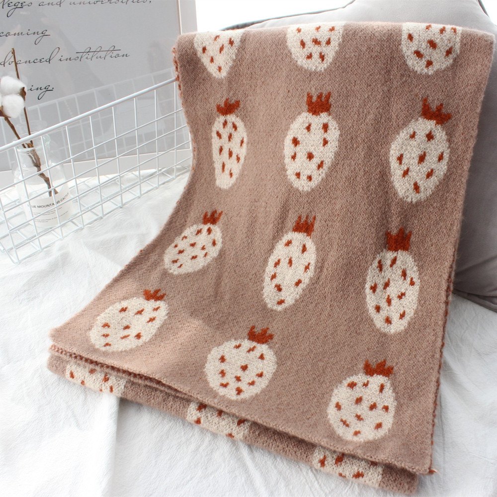 New thick woolen scarf in autumn and winter