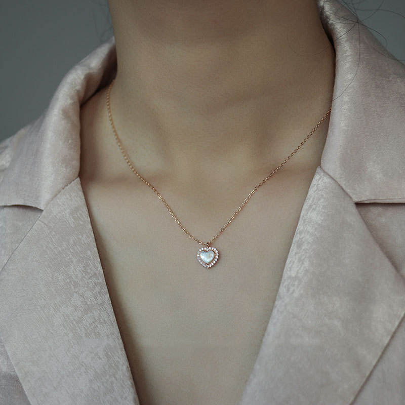 Small sense of heart-shaped love necklace