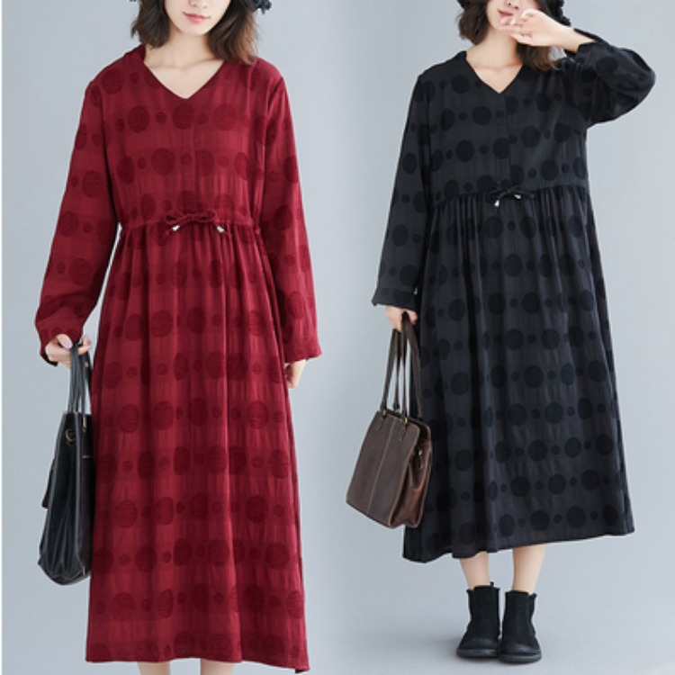 Large size Loose and slim mid length V-neck dress