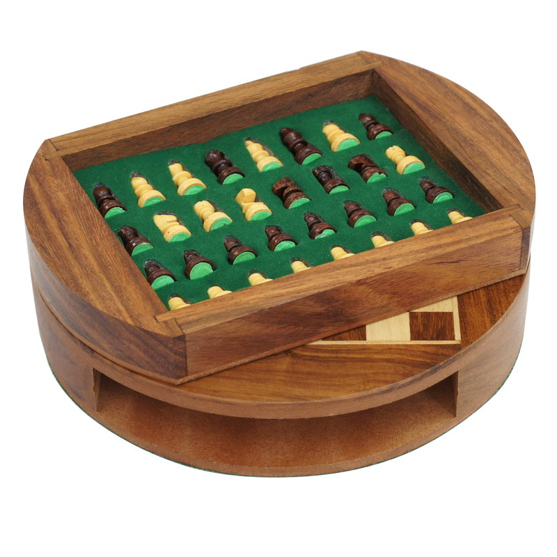 Échecs magnétiques mini — Jeu d'échecs éducatif en bois de rose 1