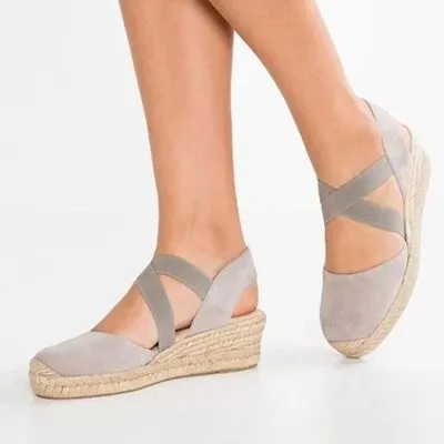 Middle heel wedge student baotou sandals - Gray