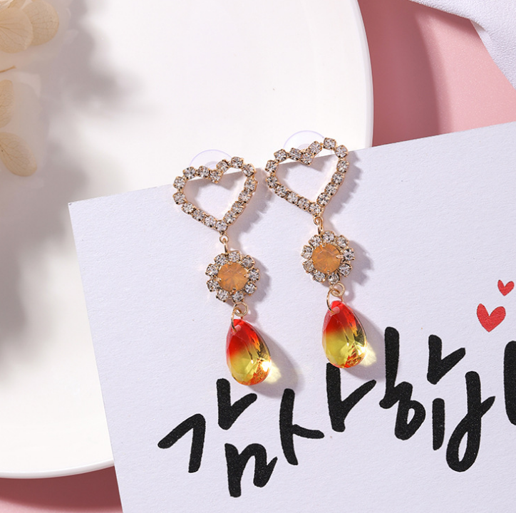 925 Silver Needle Girl Heart Gradient Drilling Water Drops Heart Scrub Earrings Simple Cute Heart Earrings