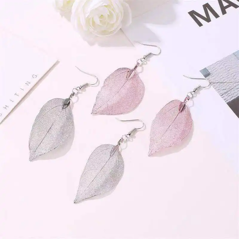 Hollow leaf earrings