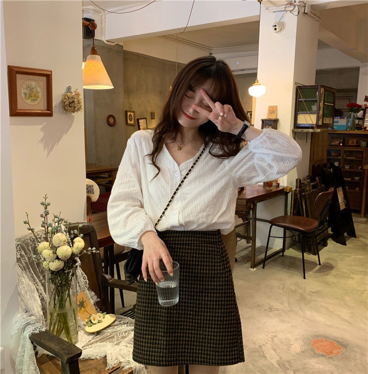 Single-breasted V-neck Lace Trim Top Long Sleeve Shirt