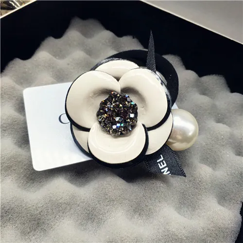 Camellia rhinestone pearl hair ornament Rice White - Shop at LoveMi