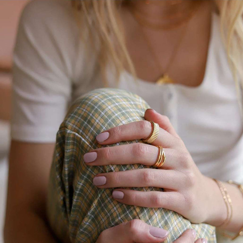 Irregular melting wide ring