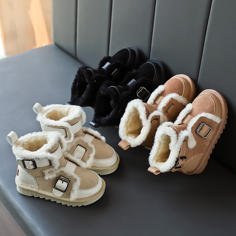 Genuine wool at the mouth of leather girl's short boots is antiskid