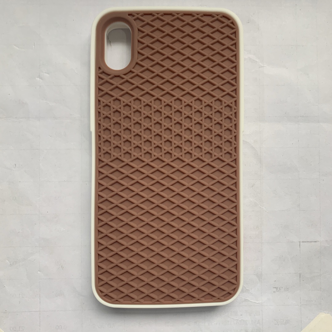 Waffle sole silicone phone case - Image 15
