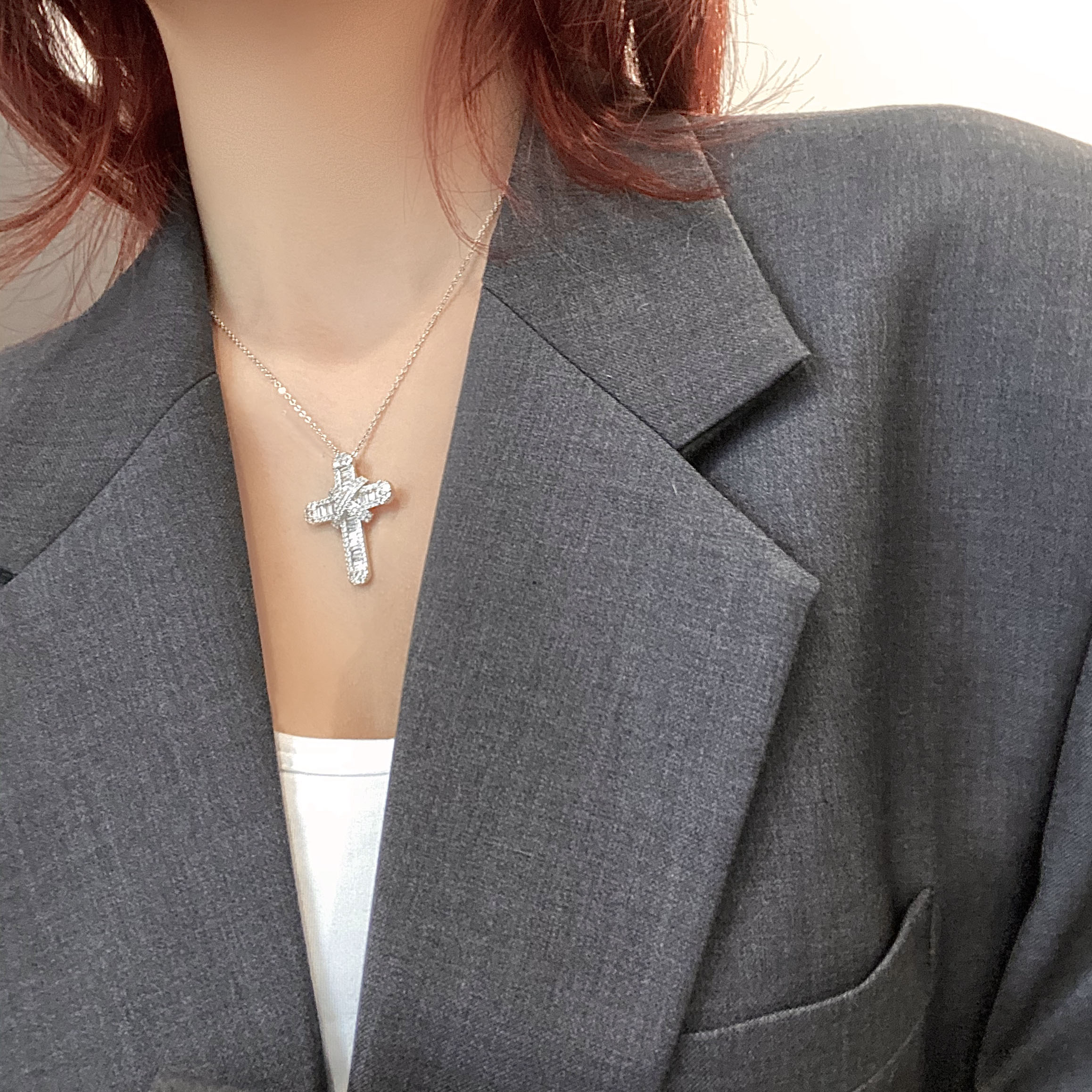 Temperament full diamond pendant