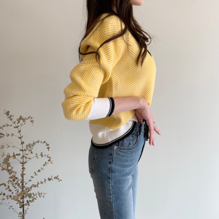 Contrasting white elegant yellow sweater cardigan