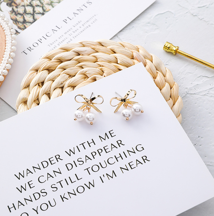 Bow Pearl Earrings Compact Personality Girl Sweet Earrings Temperament Korean Mini Earrings