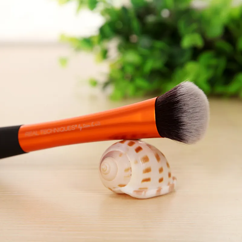 Makeup brush foundation powder