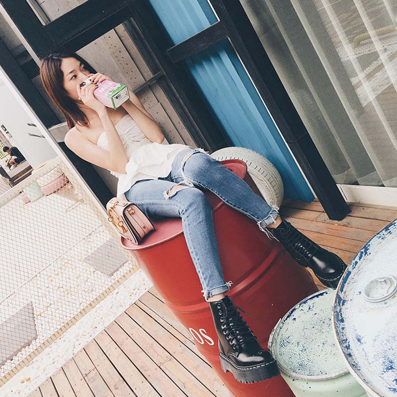 Web celebrity ankle boots are versatile