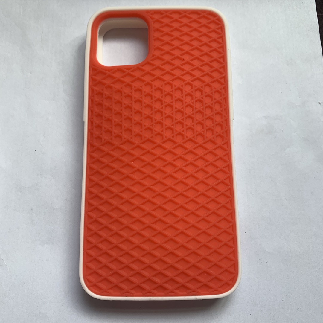 Waffle sole silicone phone case - Image 4
