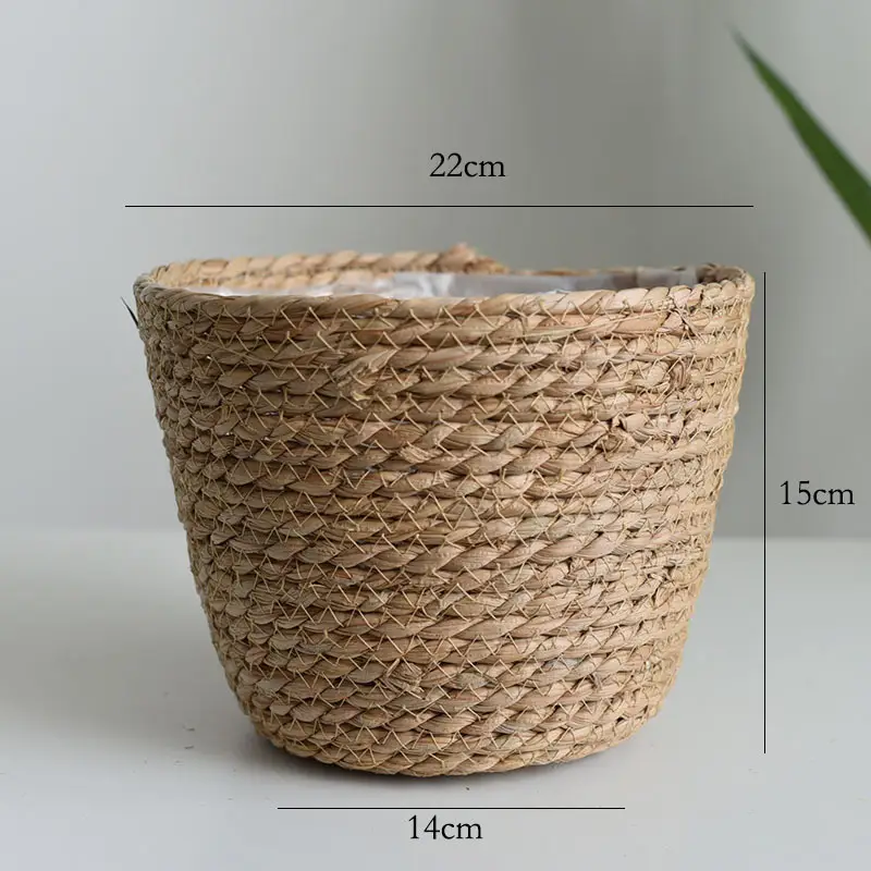 Straw flower basket