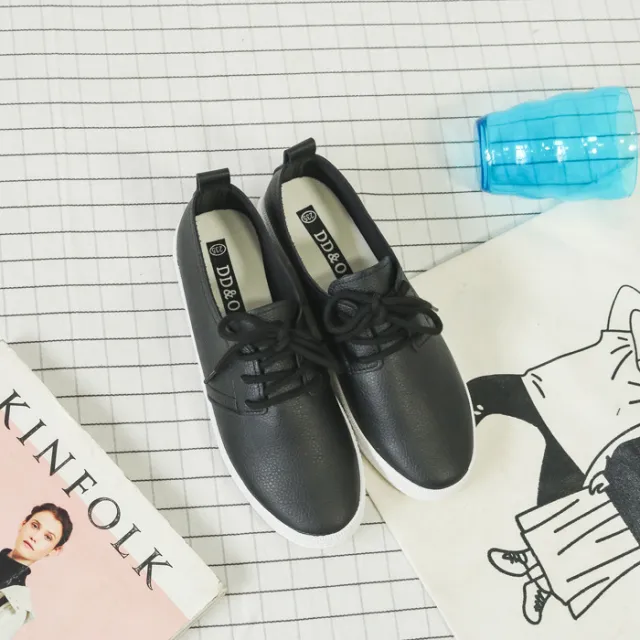 Small white shoes female summer breathable wild flat white canvas shoes Black - Shop at LoveMi